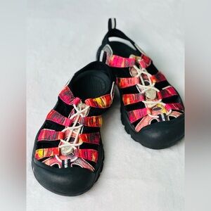 Keen Women’s Newport Retro Sandals Size 6